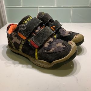 PLAE camouflage sneakers 9c